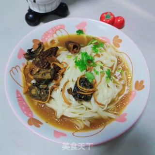 羊肚菌乌鸡汤面的做法步骤：9