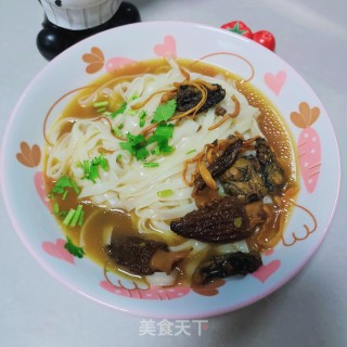 羊肚菌乌鸡汤面的做法步骤：10