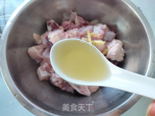 木耳蒸鸡的做法步骤：3