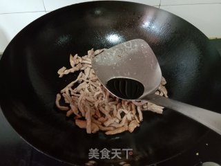 红椒蒜粒炒肉的做法步骤：4