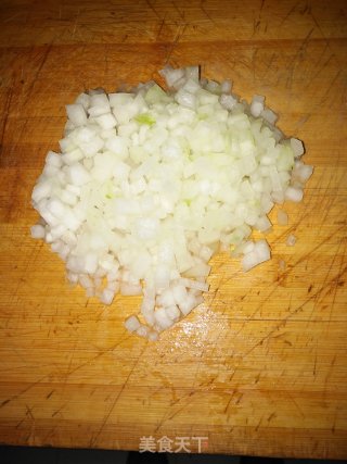 冬瓜馅素饺的做法步骤：2