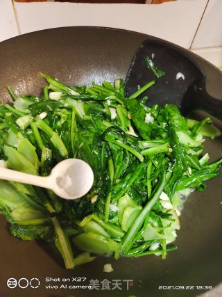 蒜香油麦菜的做法步骤：6