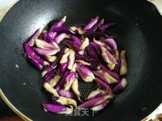 肉丁茄子烧豆角的做法步骤：5