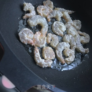 糖醋虾仁的做法步骤：4