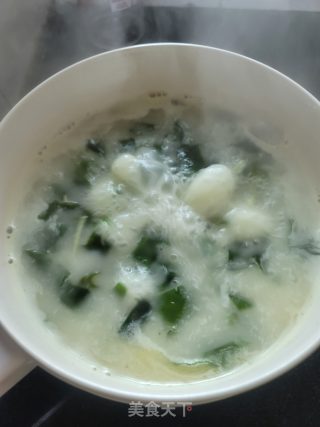 裙带菜鲫鱼汤的做法步骤：11