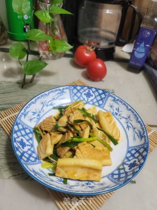 姜葱炒鱿鱼的做法步骤：12