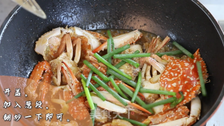 姜葱炒蟹的做法步骤：5