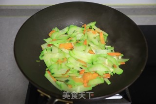 佛手炒腐竹的做法步骤：4