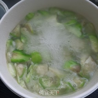 “润燥好汤”鲍鱼丝瓜汤的做法步骤：9