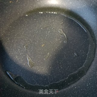 五香腊肠炒芹菜的做法步骤：5