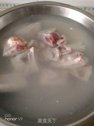 香菇山药排骨汤的做法步骤：3