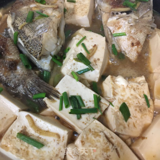鲈鱼炖豆腐的做法步骤：6