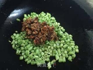 外婆菜炒鸡蛋的做法步骤：5