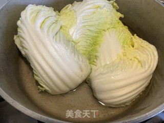 一颗白菜的做法步骤：1