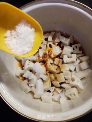 酸辣拌藕丁的做法步骤：4