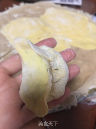 烧肉芹菜蒸饺的做法步骤：8