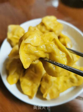 烧肉芹菜蒸饺的做法步骤：11