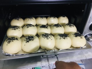 牛奶小餐包的做法步骤：9