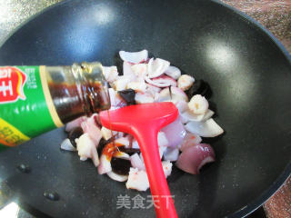 黑木耳虾味球炒洋葱的做法步骤：7