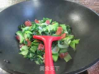 香肠炒青菜的做法步骤：7