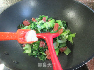 香肠炒青菜的做法步骤：8
