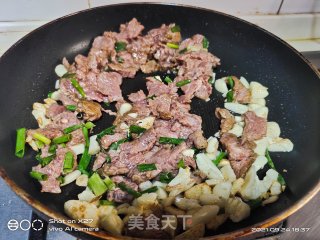 牛肉炒扁豆的做法步骤：3
