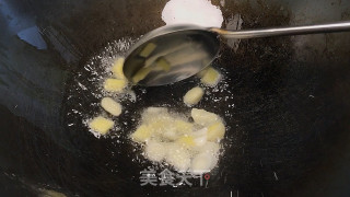 小河鱼贴饼子的做法步骤：11