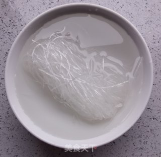 蒜蓉粉丝凤尾虾的做法步骤：2