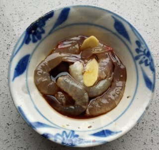 蒜蓉粉丝凤尾虾的做法步骤：5