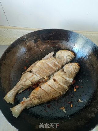 干烧黄鱼的做法步骤：7
