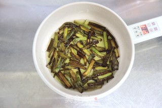 葱油面的做法步骤：3