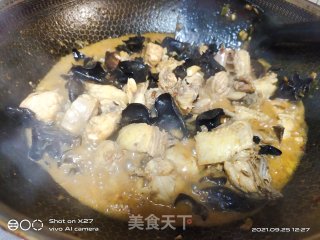 腐乳木耳烧鸡肉的做法步骤：8