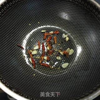 醋溜黄豆芽的做法步骤：2