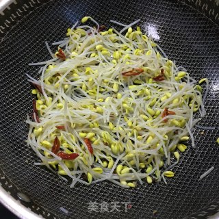 醋溜黄豆芽的做法步骤：3