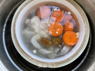 海底椰炖鳄鱼肉汤的做法步骤：5