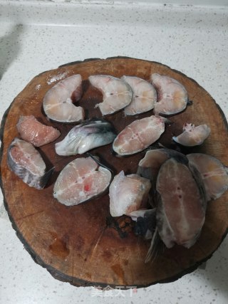 飘香焖鱼块的做法步骤：2