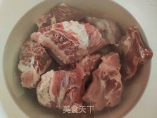 红烧排骨的做法步骤：1