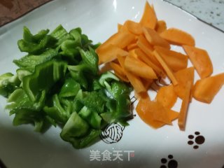 黄瓜青椒炒虾的做法步骤：4
