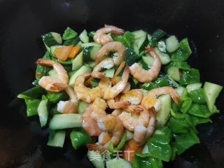 黄瓜青椒炒虾的做法步骤：10