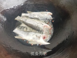 红烧鲈鱼的做法步骤：5
