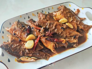 红烧鲈鱼的做法步骤：13
