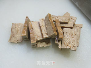 香糕炒洋葱的做法步骤：2