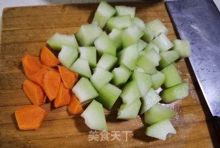 排骨冬瓜汤的做法步骤：1