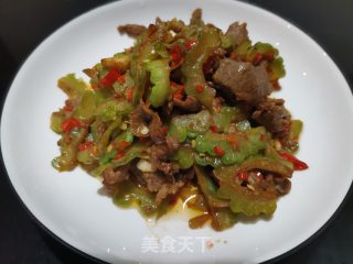 苦瓜炒牛肉的做法步骤：6