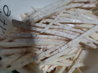 香芋丝蒸肉末的做法步骤：2