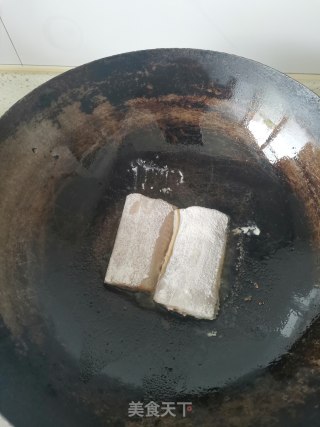 红烧带鱼的做法步骤：2