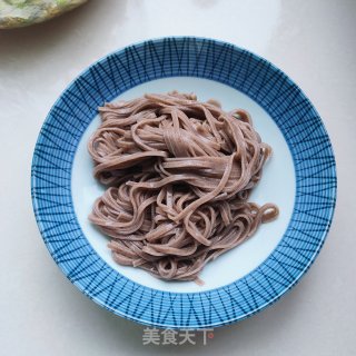 绿豆芽拌荞麦面的做法步骤：13