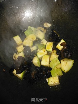 菜瓜炒牛肉粒的做法步骤：9