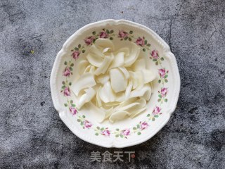 芋头百合莲子汤的做法步骤：2