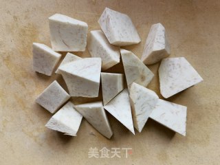 芋头百合莲子汤的做法步骤：3
